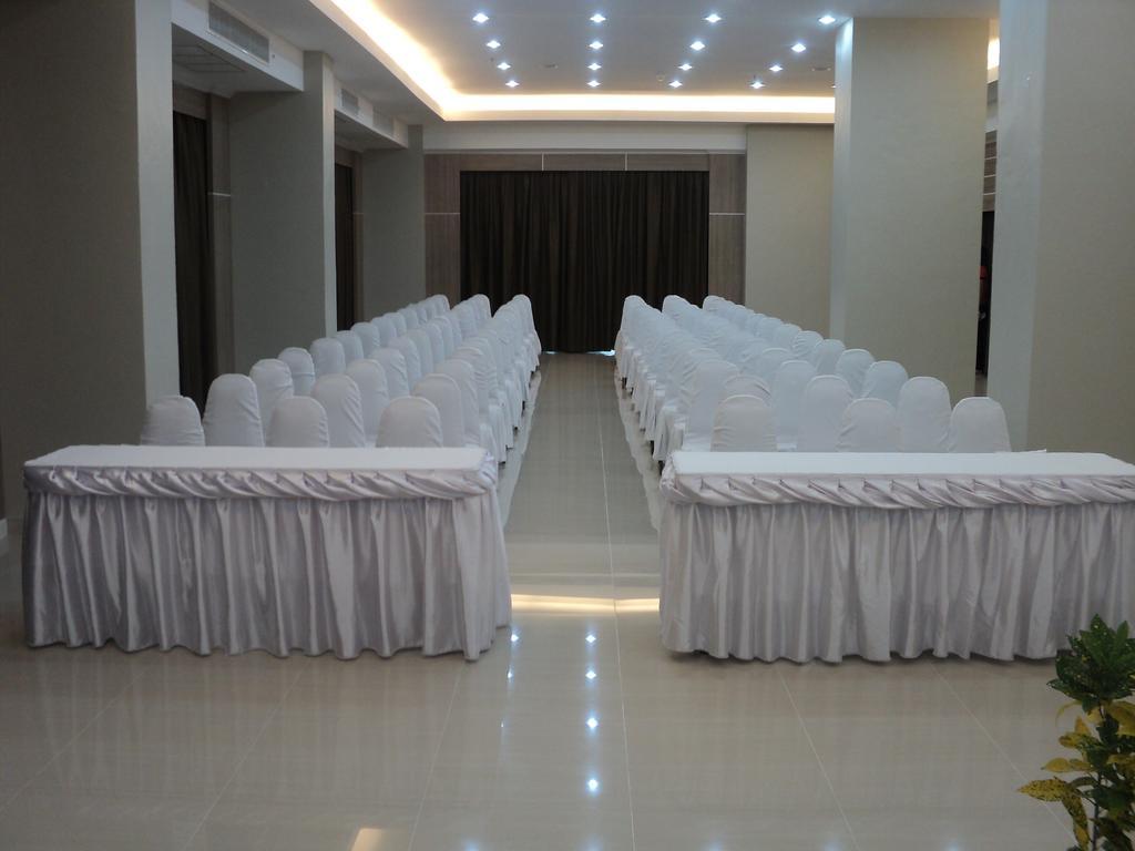 Hotel V8 Seaview Jomtien Exterior foto